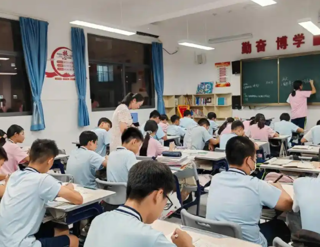 课程群组让学生在自主选择主动参与中充沛开发自己的潜能 课程群组让学生在自主选择主动参与中充沛开发自己的潜能
